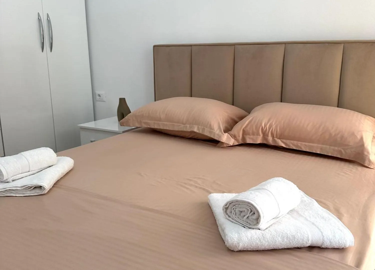 Essy Apartment Tirana
