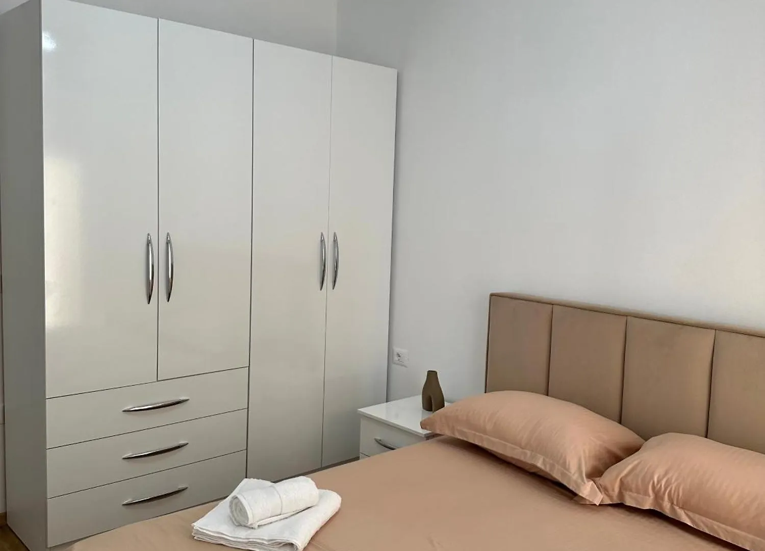 Essy Apartment Tirana