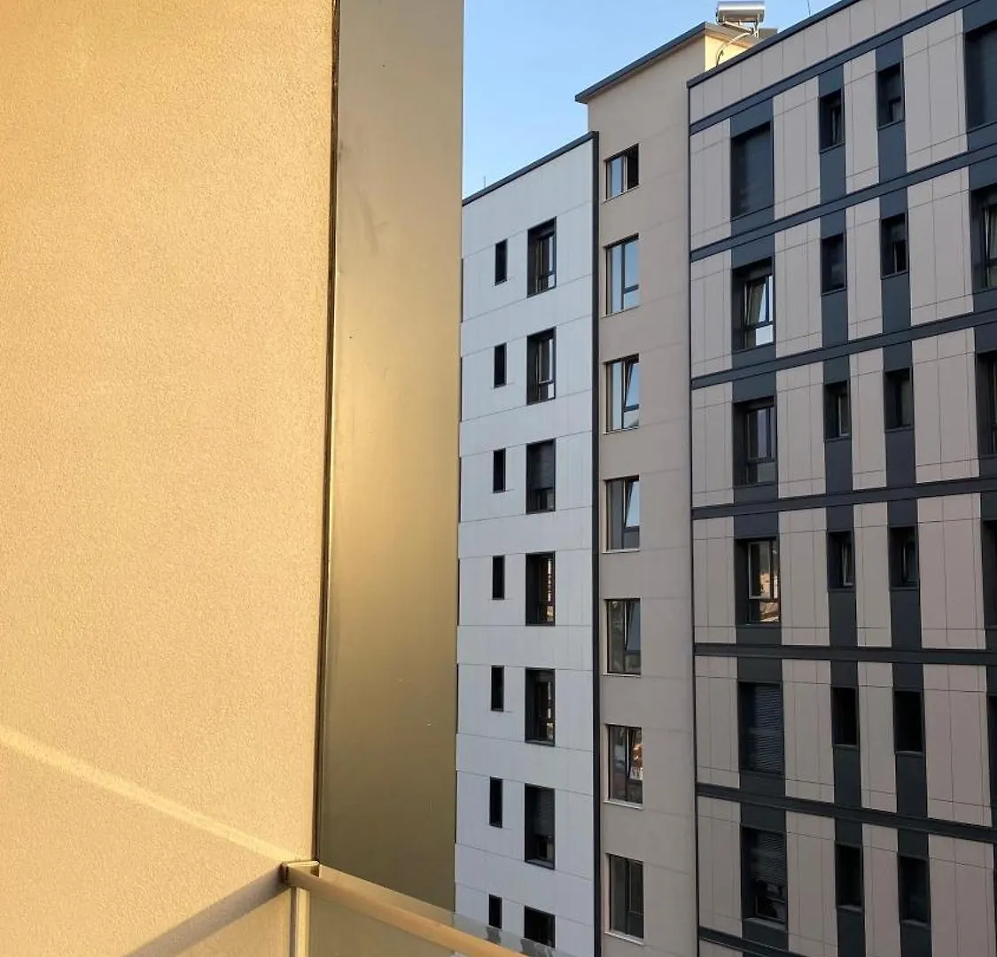 Essy Apartment Tirana 0*,